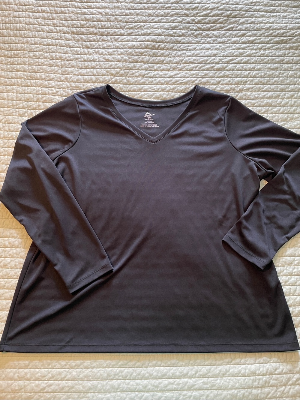 Black V-Neck Rash Guard Top with Long Sleeves